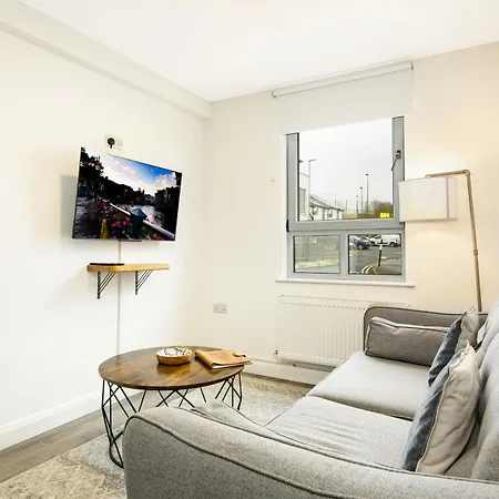 St. Edwards Hill بيت للعطل